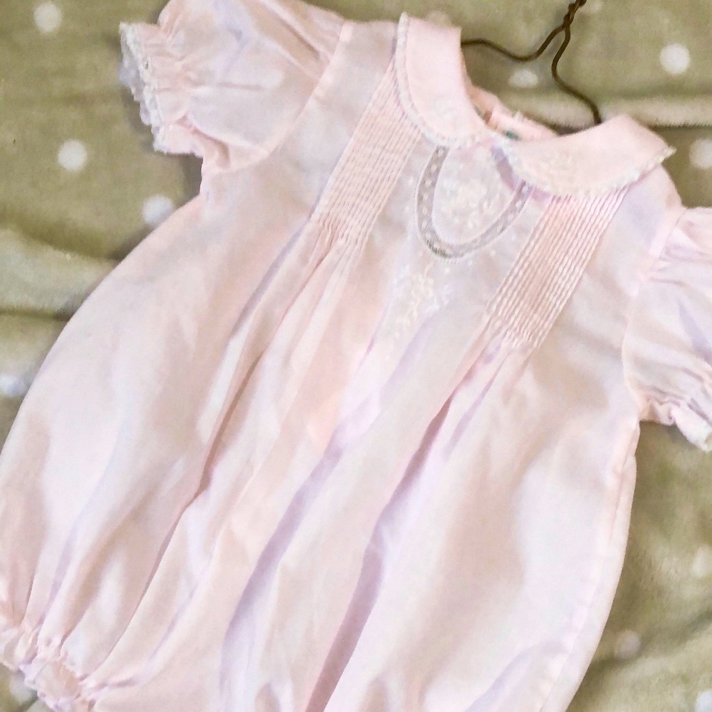 LIKE NEW VINTAGE BABY GIRL ROMPER 9m